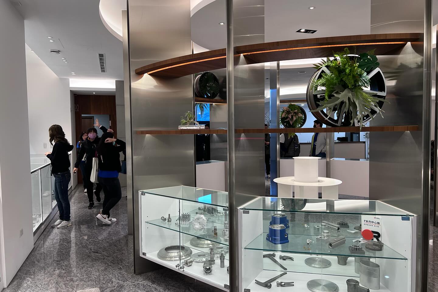 後E商業領袖班前往台中精機企業參訪